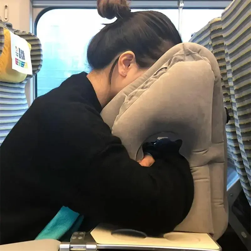 כרית מתנפחת לשינה בישיבה לטיסות ונסיעות