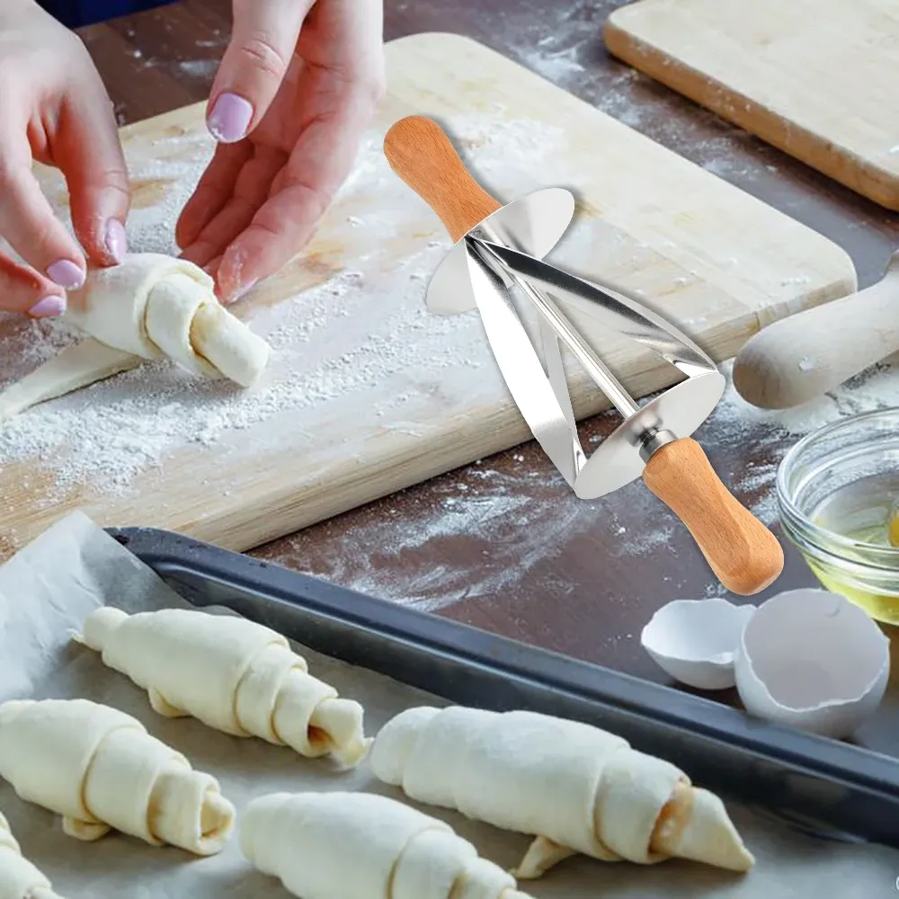 מערוך לקרואסונים מנירוסטה עם ידיות עץ לחיתוך מושלם – תמונה 5