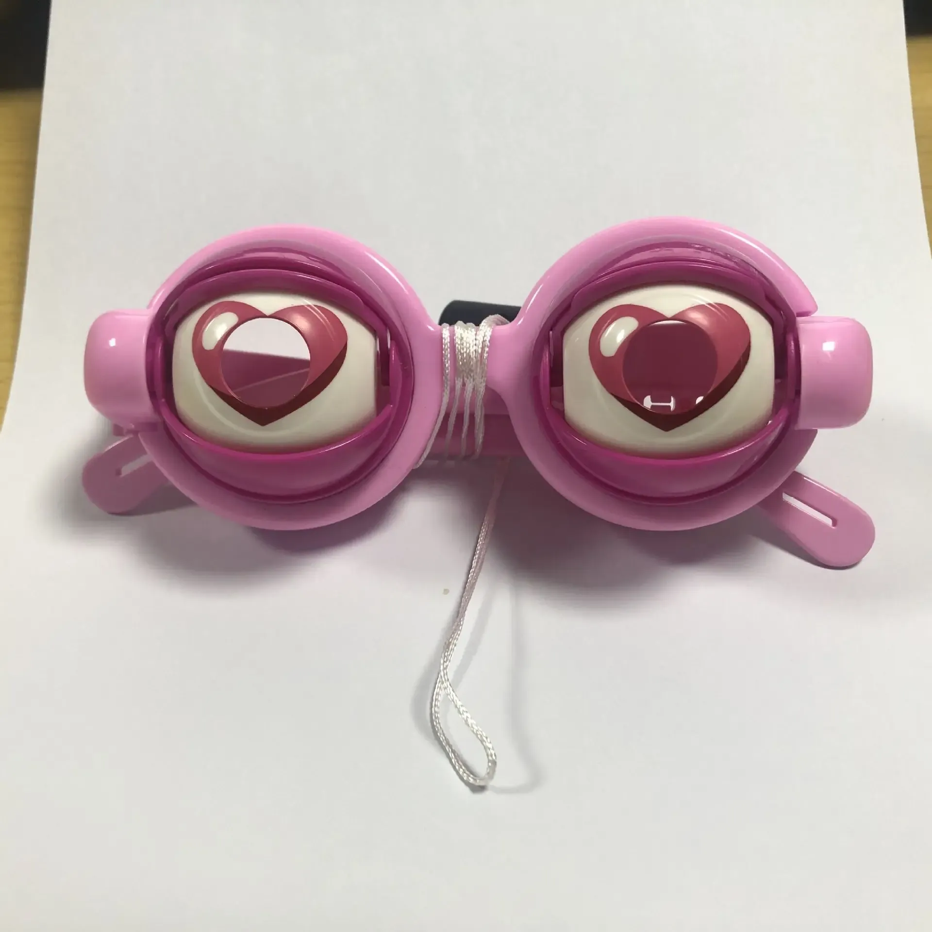 ⁦משקפיים עם עיניים מצחיקות נפתחות ונסגרות במשיכת חוט⁩ – תמונה ⁦4⁩