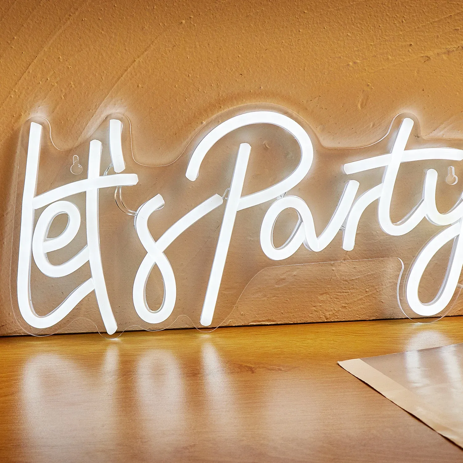⁦שלט LED Let's Party לאירועים ומסיבות עם חיבור USB⁩ – תמונה ⁦4⁩