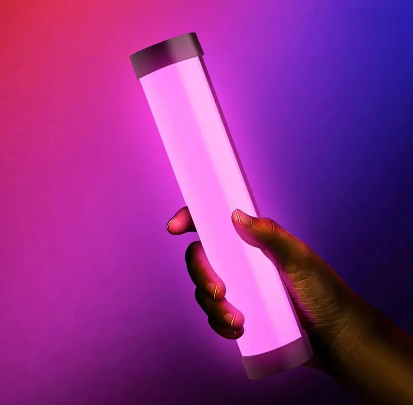 מנורת RGB לצילום מקצועי ניידת עם סוללה נטענת