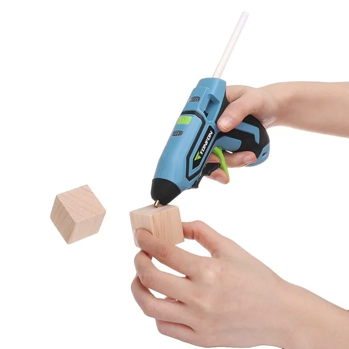 ⁦אקדח דבק חם נטען USB - מתחמם תוך 60 שניות, עד 170 מעלות⁩ – תמונה ⁦3⁩