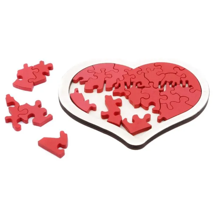 ⁦פאזל לב מעץ טבעי לילדים עם כיתוב I LOVE YOU⁩ – תמונה ⁦2⁩