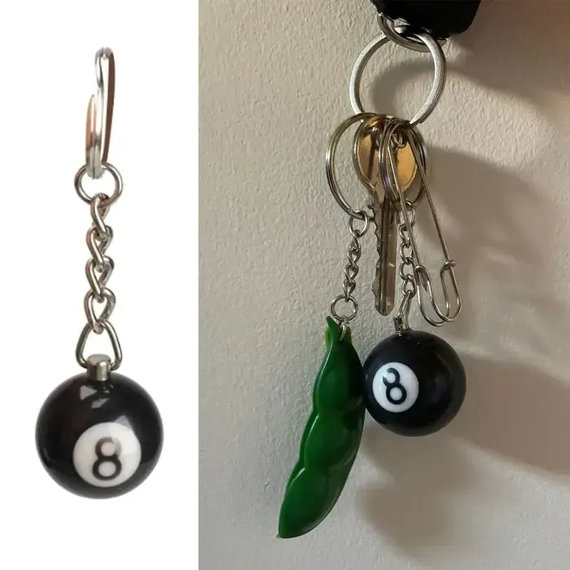 ⁦מחזיק מפתחות כדור סנוקר 8 שחור – מתנה מושלמת לאוהבי המשחק⁩ – תמונה ⁦2⁩
