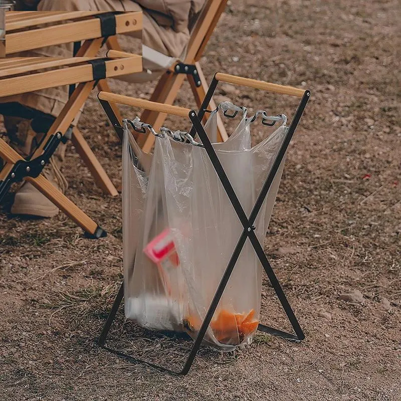 תושבת מתקפלת לפח אשפה לקמפינג ממתכת ועץ