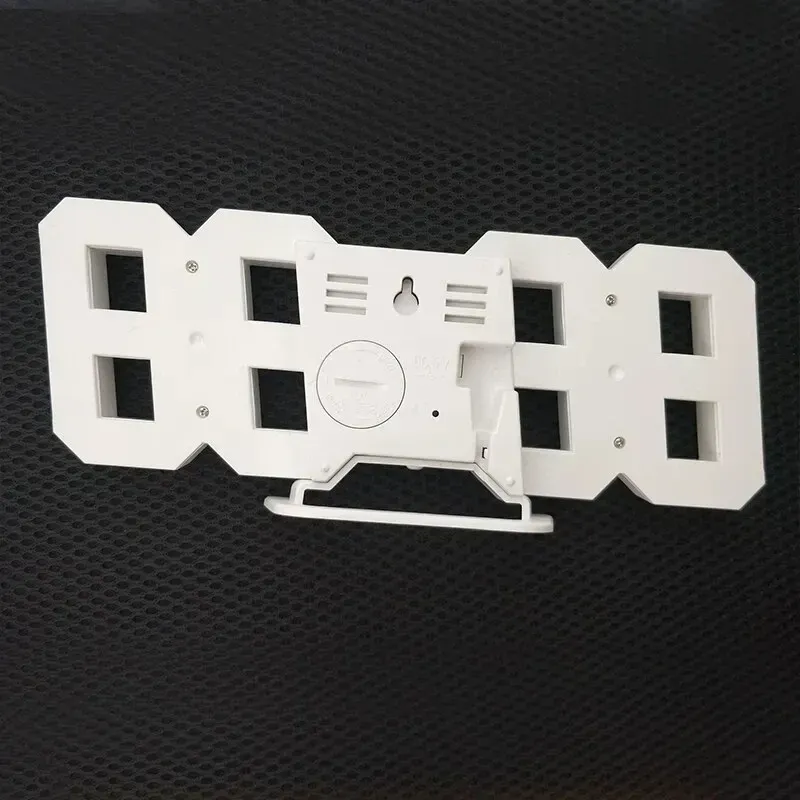 ⁦שעון דיגיטלי לד תלת מימדי עם USB לשולחן ולקיר⁩ – תמונה ⁦3⁩