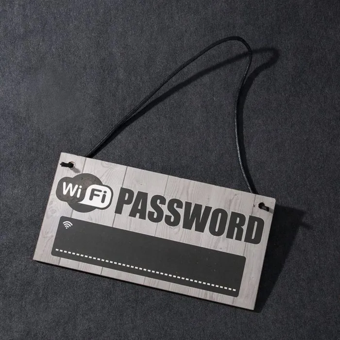 ⁦שלט wifi דקורטיבי מעץ למחיקה וכתיבת סיסמה⁩ – תמונה ⁦5⁩