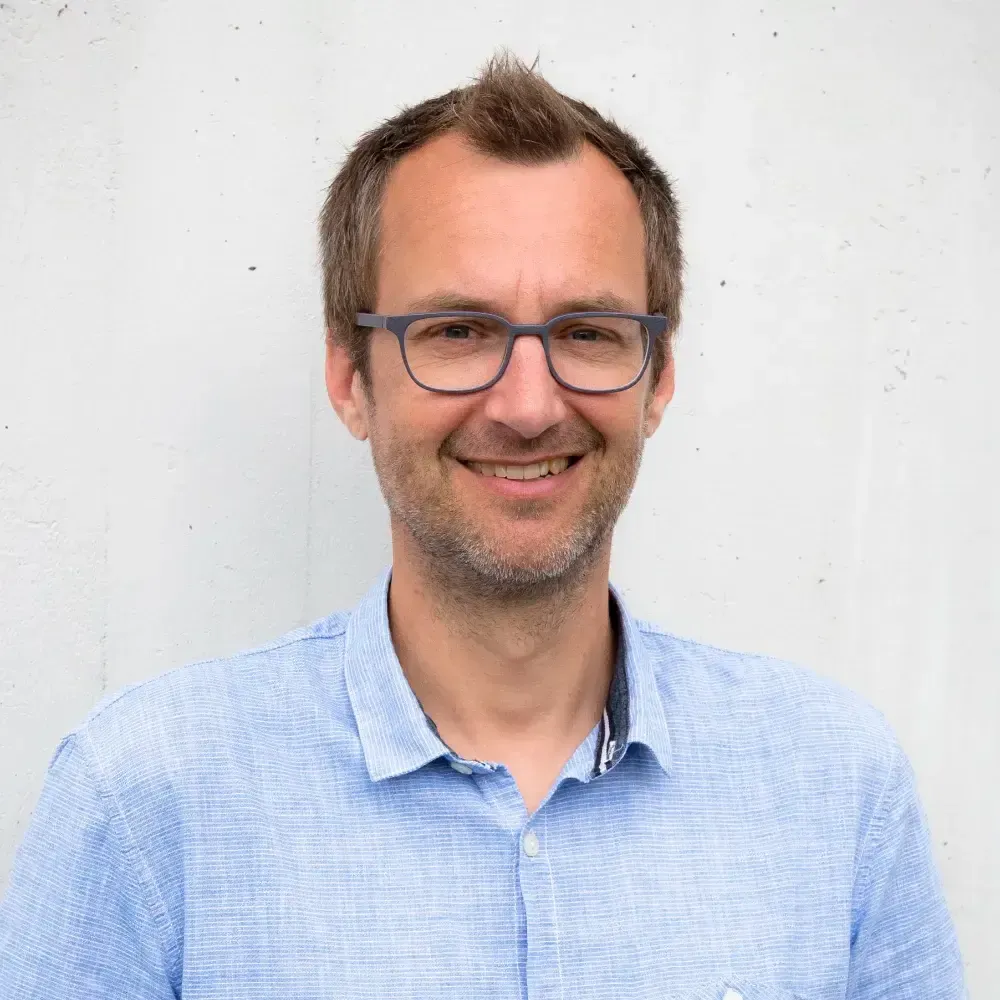 Lernbegleitungsausbildung für spielbasierte Entfaltung 26 Porträtfoto von Denis De Mesmaeker