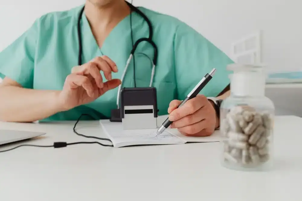 Medication Management in Plano, TX | Same-Week Consults 1 Physician conducting structured medication review for chronic pain management in Texas