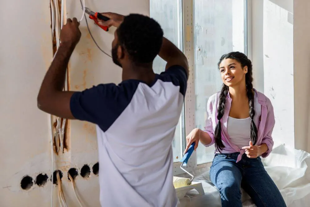 Couple renovating a room - Sprint Funding