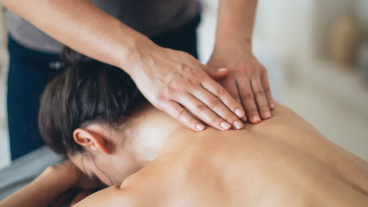 Sports Masseur vs. Masseuse: Understanding the Key Differences