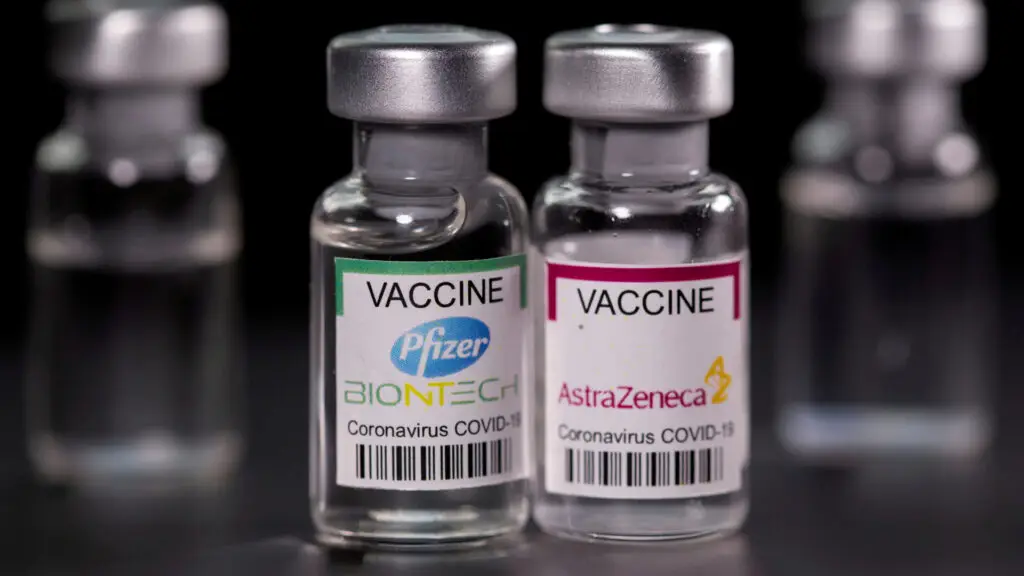 Botol Obat Inovatif (Industri Kesehatan: Pfizer atau AstraZeneca)