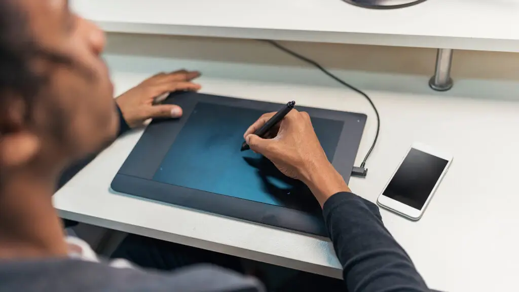 people draw on tablet
