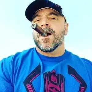 Steve Shaw-300 Steve Shaw, writer, powerlifter and muscle builder