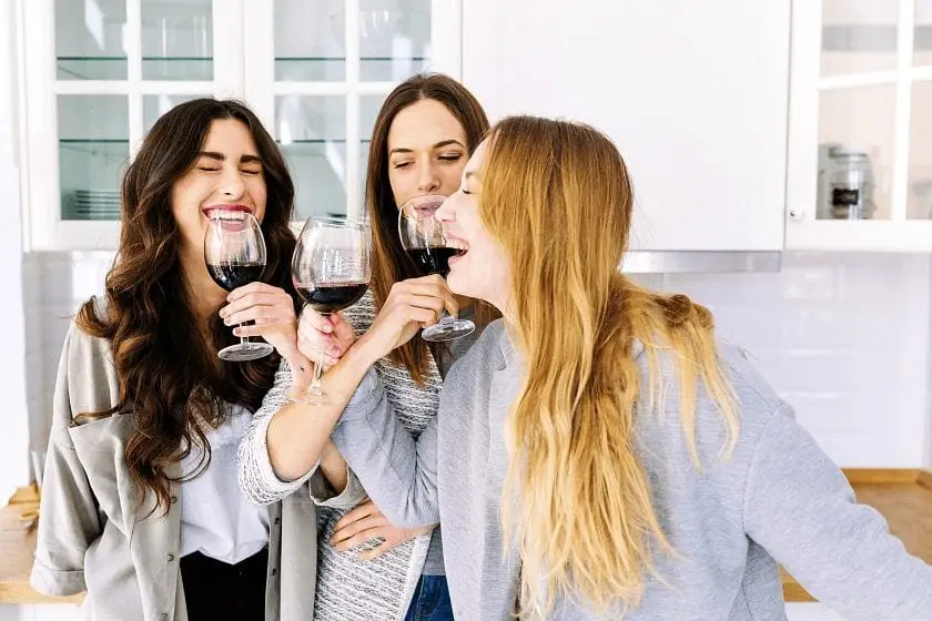 Healthy Eating Tips Tricks From The Dietitians-Drinking Alcohol-01 What Dietitians Can Teach Us About Healthy Eating