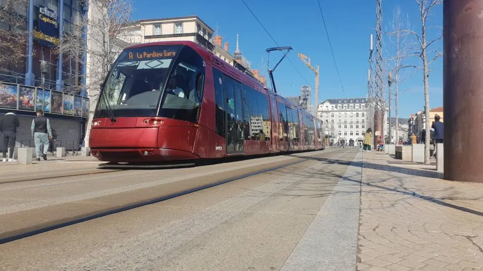 Tramway, ligne A / Photo 7 Jours à Clermont