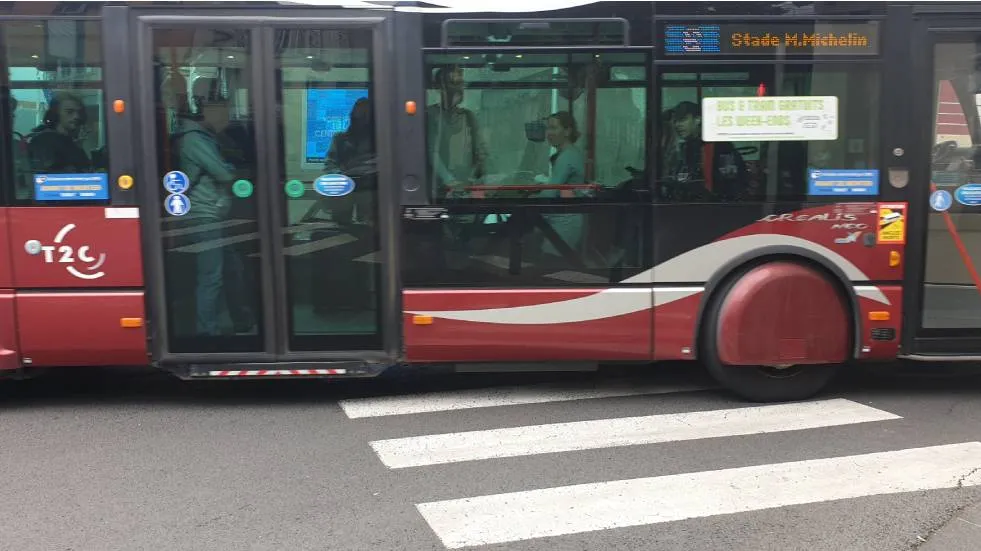 Bus articulé T2C / photo 7 jours à Clermont