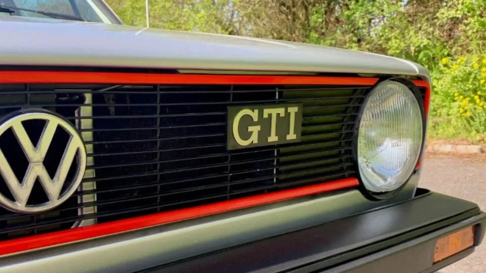 Calandre Golf GTI MK1 Photo DR