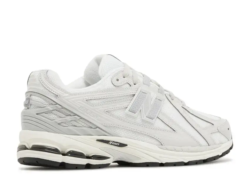 3 (30)