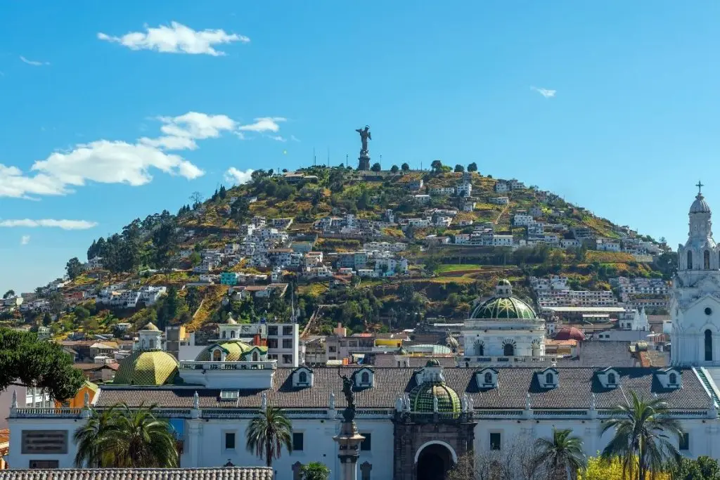alquilar un carro en Quito