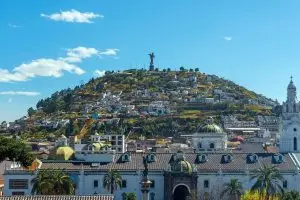 alquilar un carro en Quito