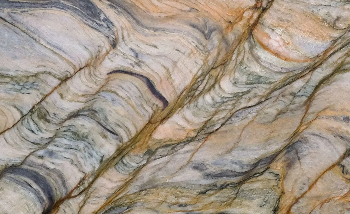 Fusion Quartzite Color angola black