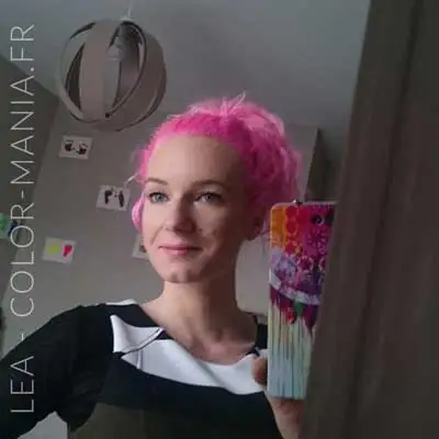 Léa et son Cotton Candy de Manic Panic