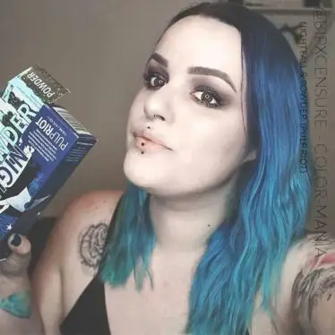 Merci @bipxcensure :) Coloration Cheveux Bleu Powder - Pulp Riot | Color-Mania