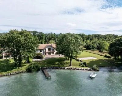 Villa Dame du Lac – Waterfront Masterpiece with Private Jetty near Geneva