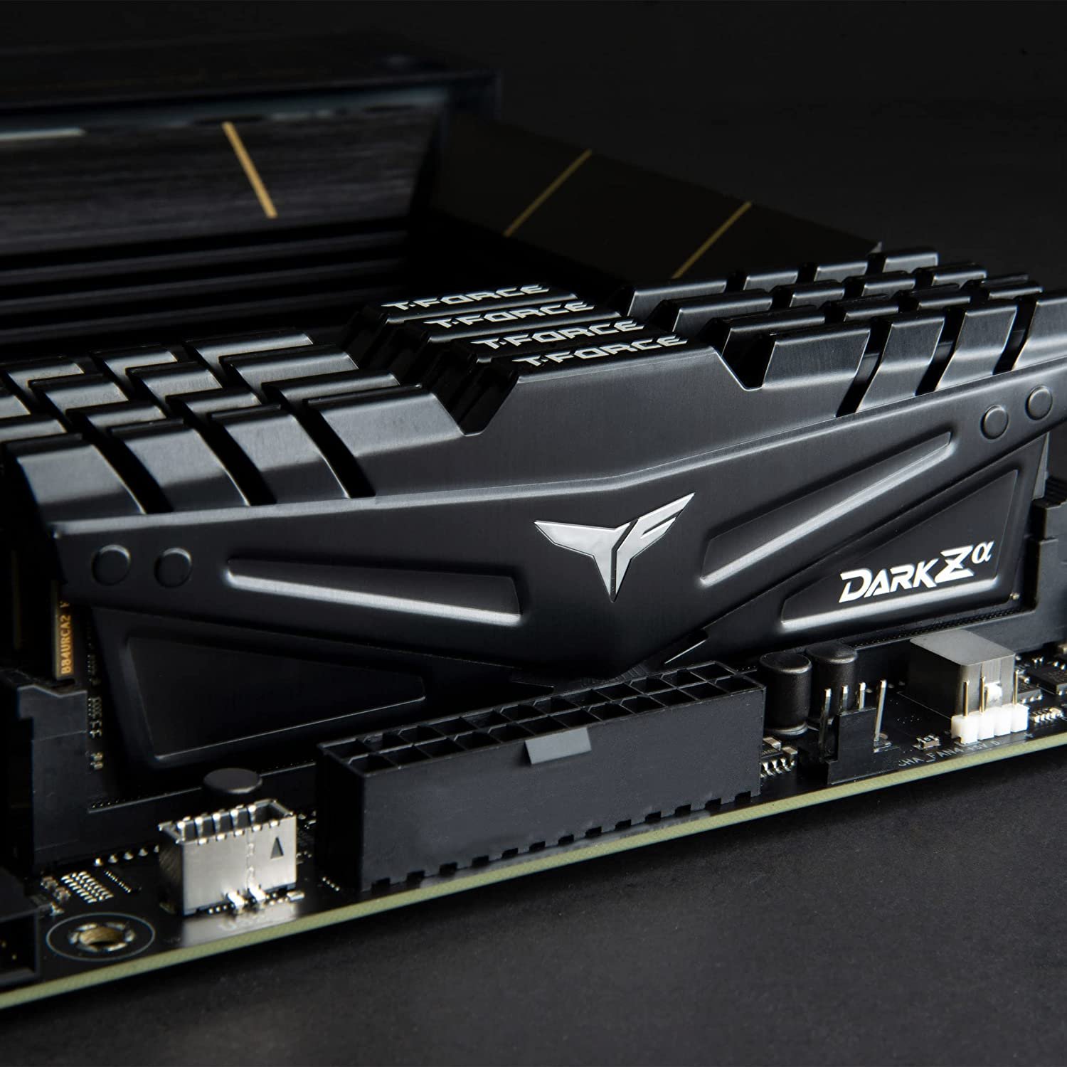TEAMGROUP T-FORCE DARK Za 32GB (2 x 16GB) DDR4 3600MHZ Memory TDZAD432G3600HC18JDC01 TEAMGROUP T-FORCE DARK Za 32GB (2 x 16GB) DDR4 3600MHZ Memory TDZAD432G3600HC18JDC01