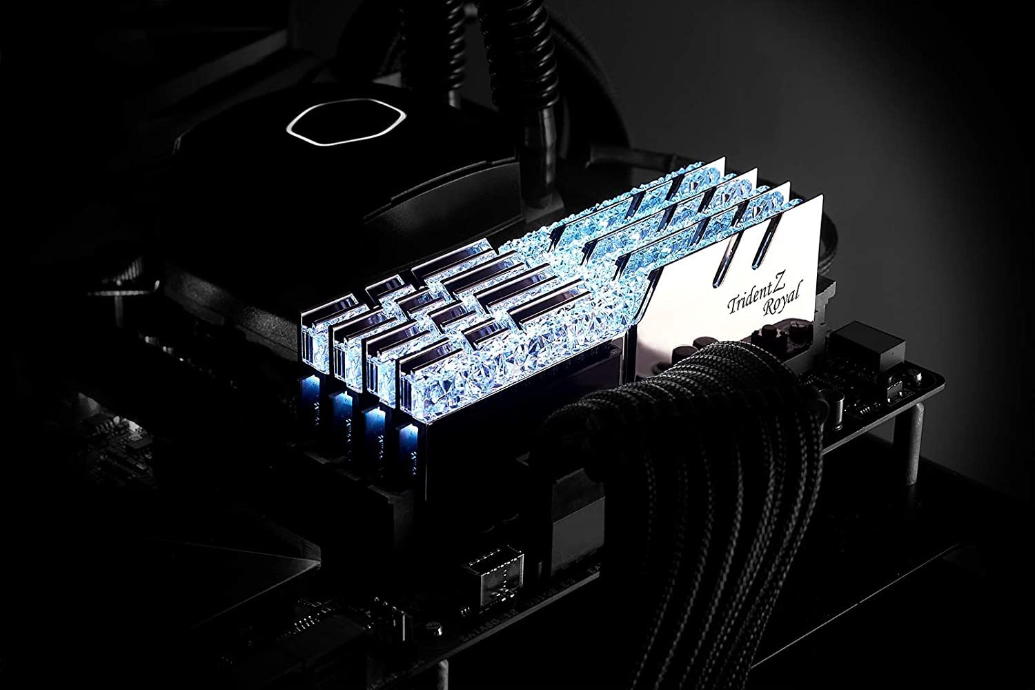 G.SKILL Trident Z Royal Silver 16GB (2x8GB) 4400MHz DDR4 RAM F4-4400C18D-16GTRSC G.SKILL Trident Z Royal Silver 16GB (2x8GB) 4400MHz DDR4 RAM F4-4400C18D-16GTRSC