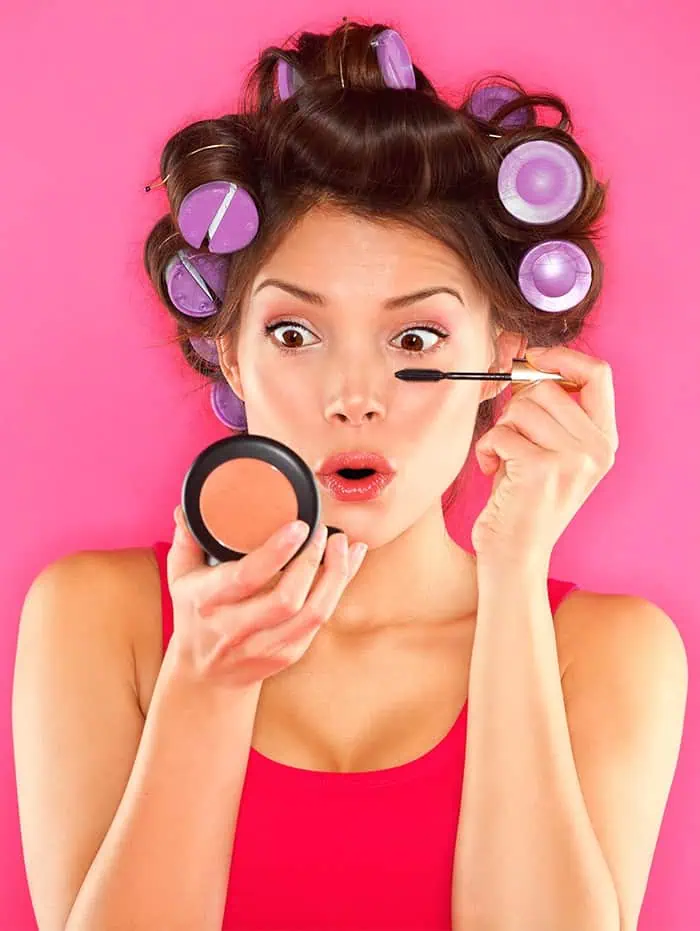 A modeling makeup kit is a very important tool.