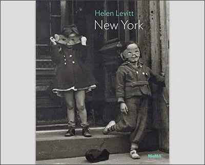 Helen Levitt: New York: MoMA One on One Series Paperback – by Helen Levitt (Photographer), Shamoon Zamir (Contributor)