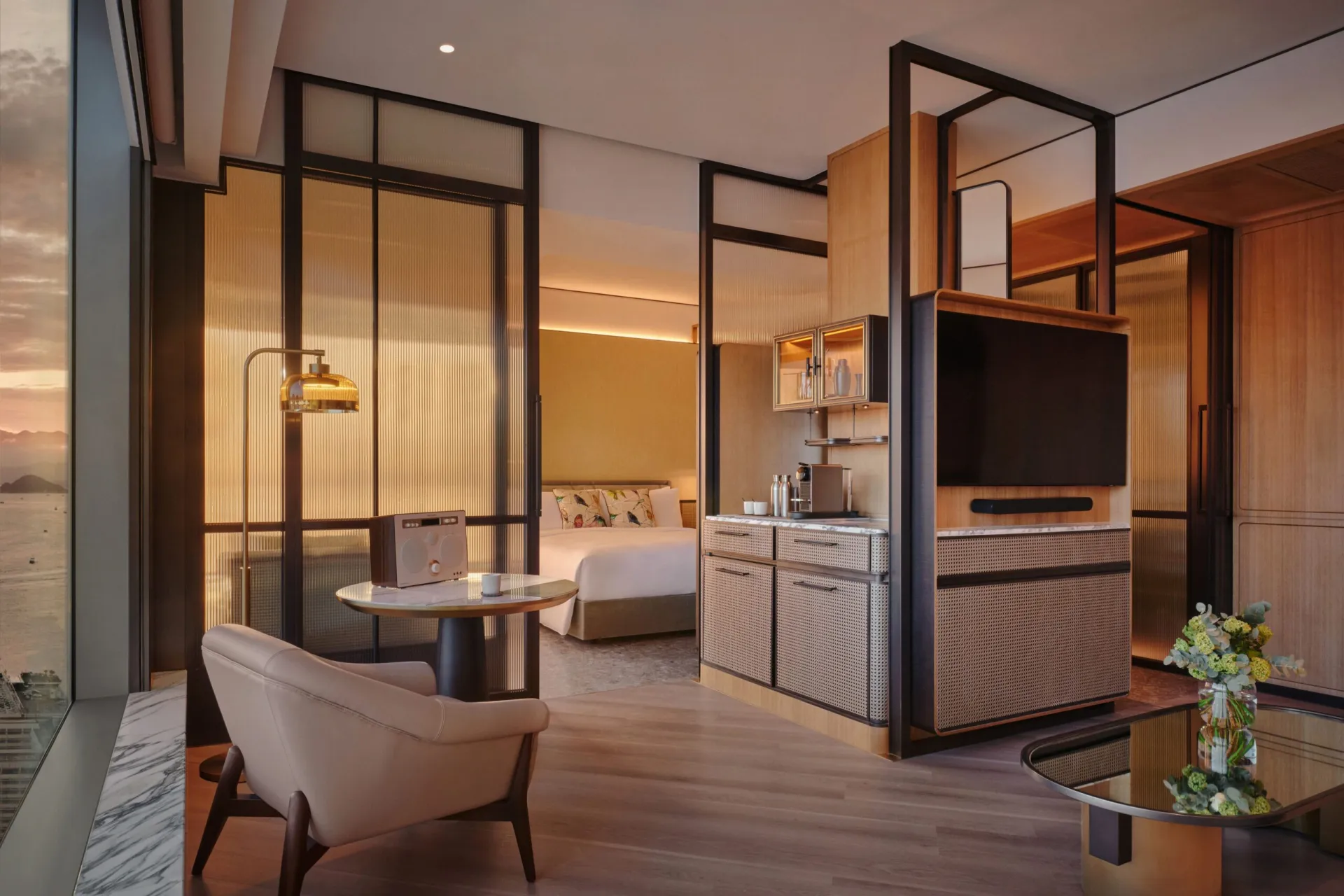 Suites 2 Kimpton Harbour Suite_Bedroom