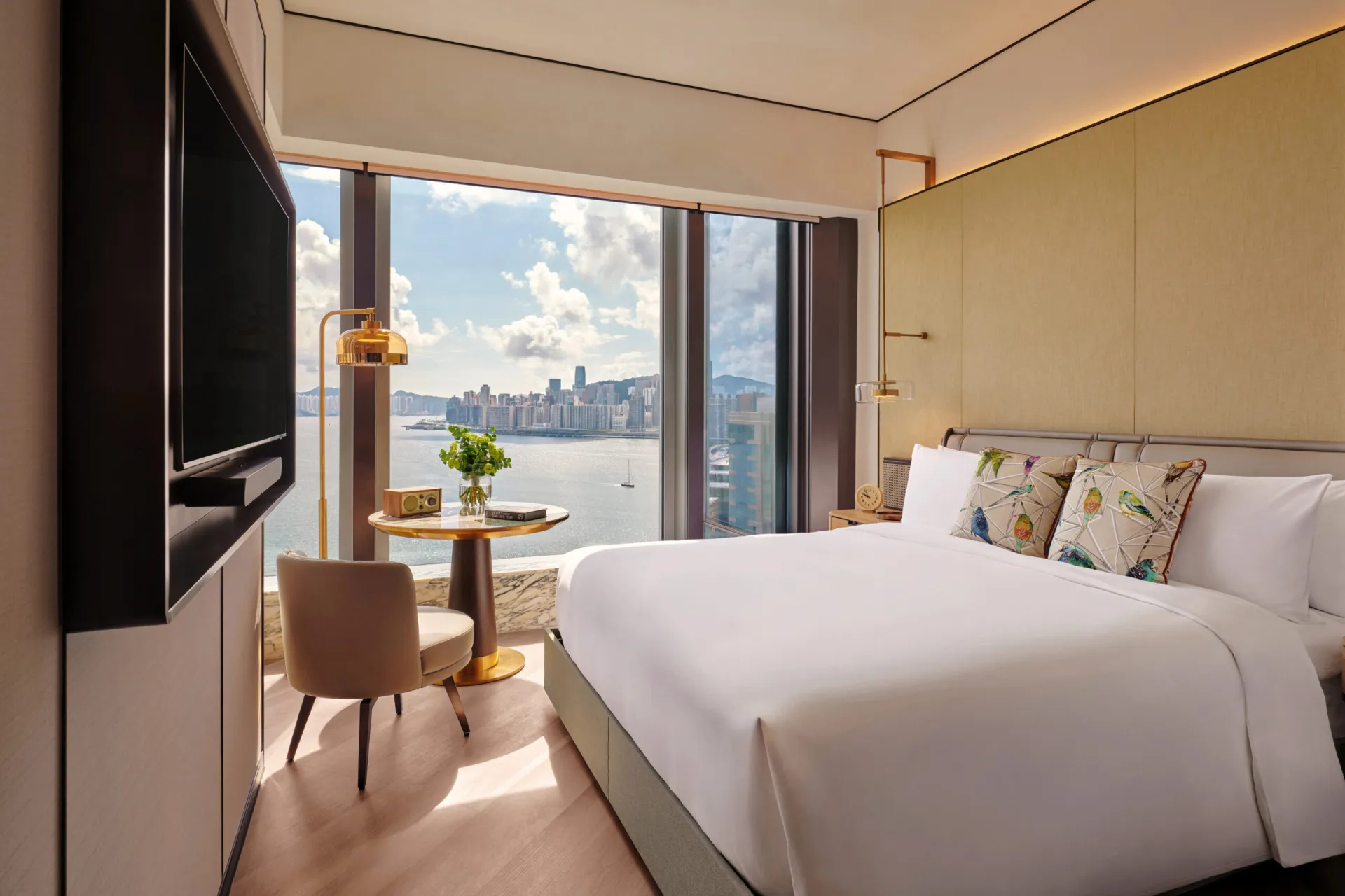 Room - Essential_East or Sunrise_King Bed