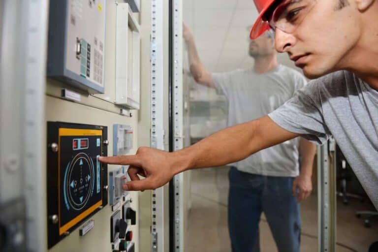Predictive maintenance panel, condition monitoring, fault prediction