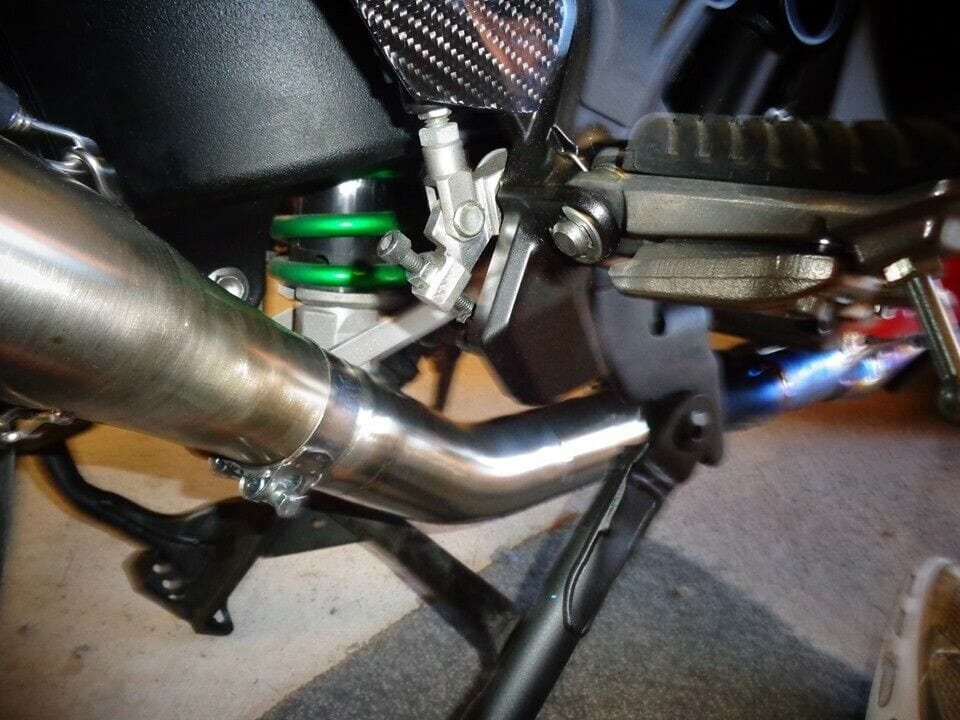 Kawasaki H2 SE & SX with ZX10R Headers, Stainless De-cat exhaust pipe & clamp kawasaki h2 exhaust close-up