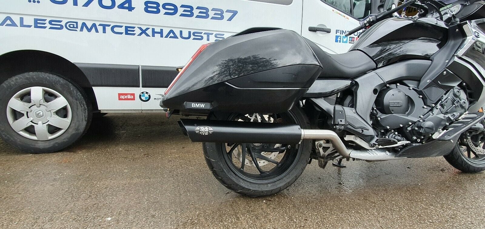 BMW K1600B Bagger GTA 2016-2020 Black, Slash cut Performance Exhausts Mufflers bmw k1600b bagger gta 2016-2020 black detail