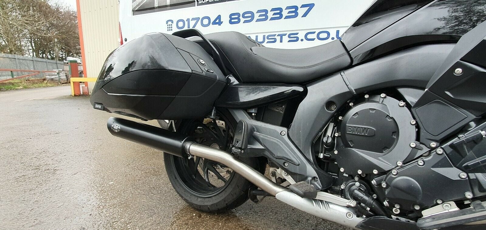 BMW K1600B Bagger GTA 2016-2020 Black, Slash cut Performance Exhausts Mufflers bmw k1600b bagger gta 2016-2020 black close-up