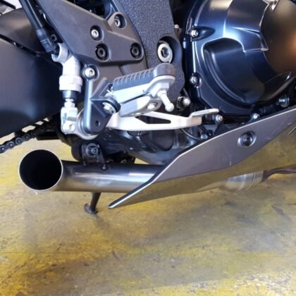 Kawasaki Ninja 1000sx, Stainless De-cat exhaust pipe & clamp kawasaki ninja 1000sx de-cat exhaust detail