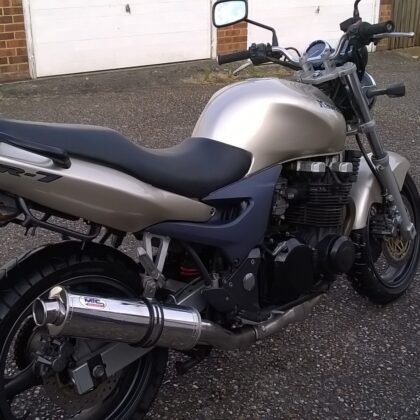 Kawasaki ZR750 Motorbike exhaust by Quill Performance Exhausts Ingatestone Kawasaki ZR-7 , ZR-7S, ZR750 1999 - 2005 kawasaki zr-7 side view