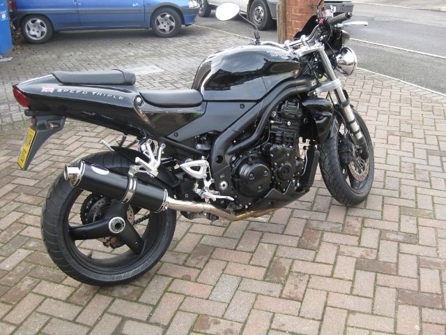 Triumph Speed Triple 955i Performance motorbike exhausts by Quill Performance Exhausts uk (2) speed triple 955i - Triumph Speed Triple 955i 2000 - 2004