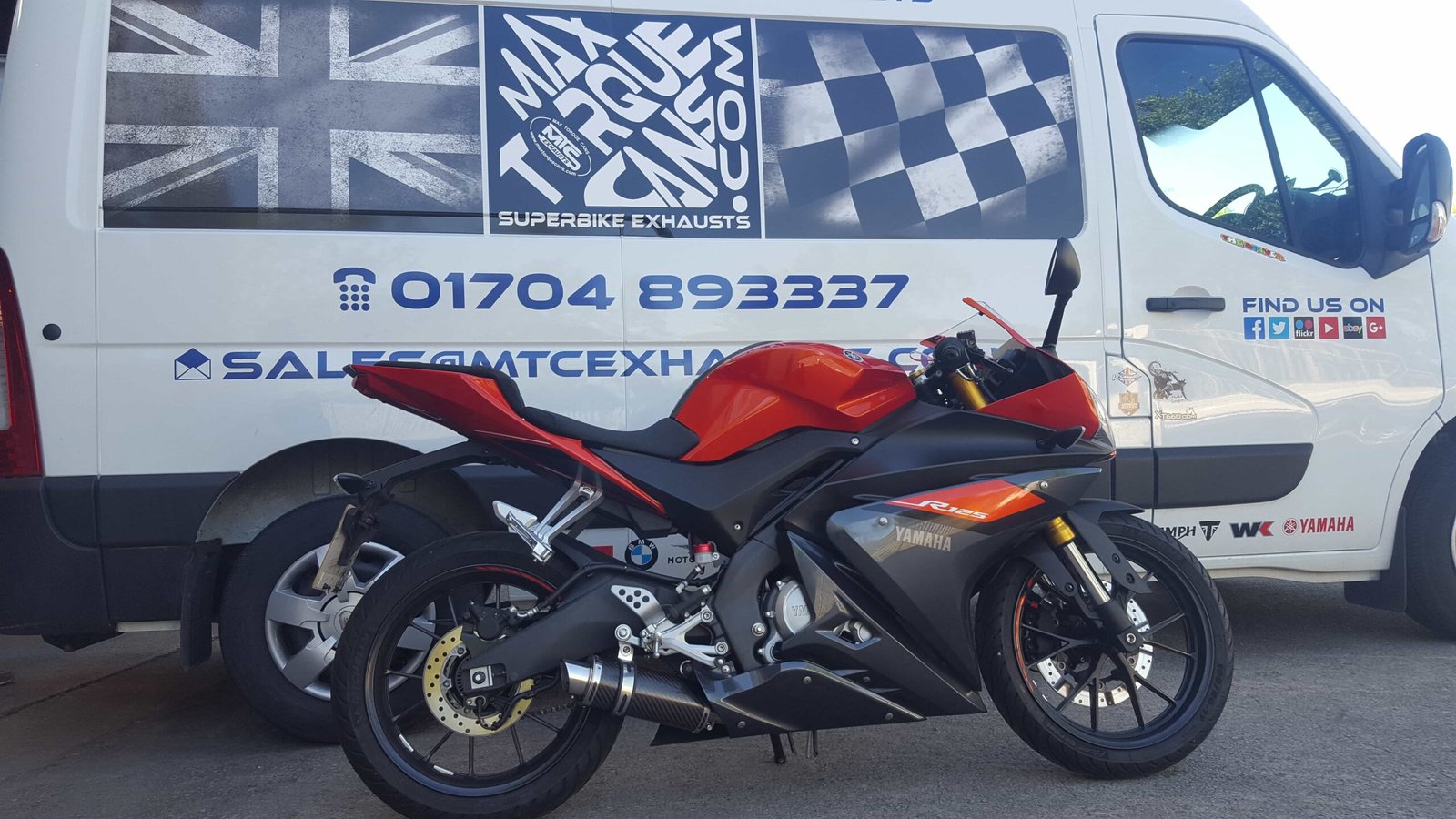 Yamaha YZF-R125 full stainless system and Mini oval exhaust full stainless system side view