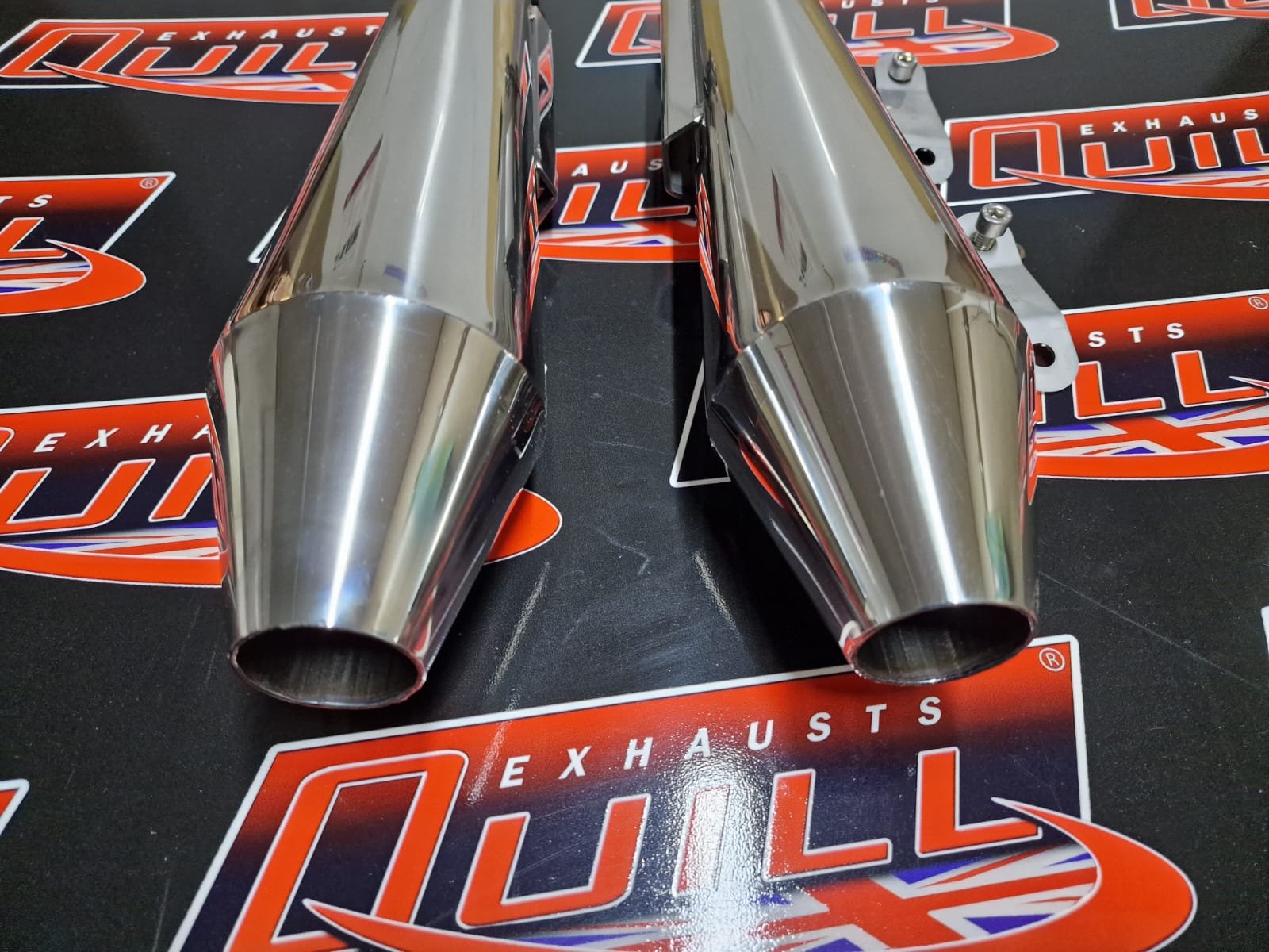 WhatsApp Image 2022-10-07 at 16.56.43 Royal Enfield GT650 Continental Reverse Cone Stainless royal enfield gt650 continental reverse cone stainless side view