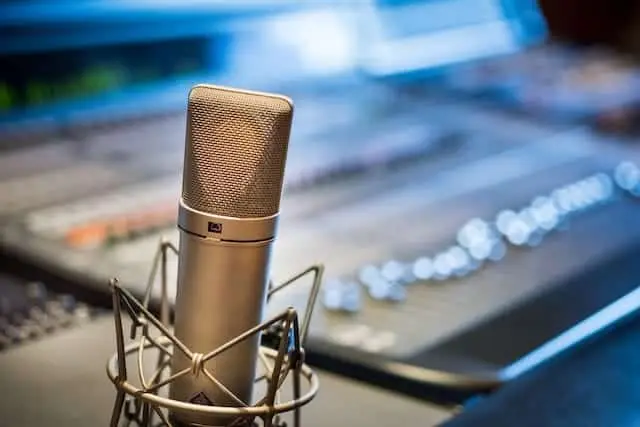 SEO Trends to Watch for in 2023 and Beyond for Business Owners 2 Voice search optimization