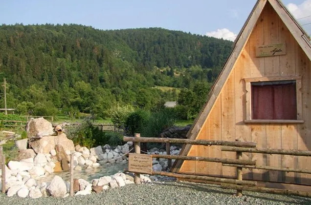 Glamping hut Garden Eco Houses Čebelica in Slovenië nabij het meer van Bohinj