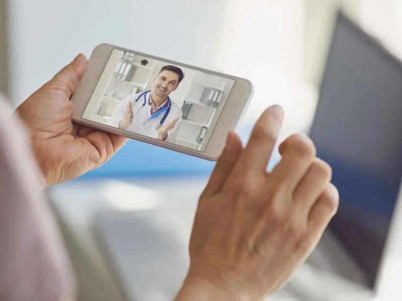 doctor-talking-online-to-patient