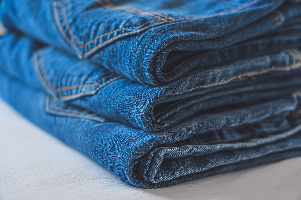 Les multiples facettes du denim : un tissu intemporel
