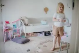 Avoir une poupée, est-ce que ça veut dire qu'on est seul ?