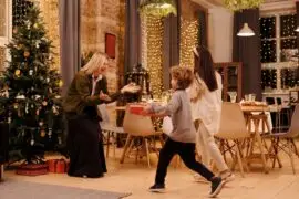 Comment habiller les enfants pour le dîner de la veille de Noël